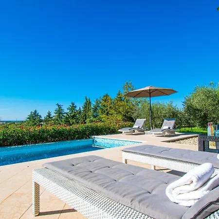 Beautiful Stone House In Porec Villa