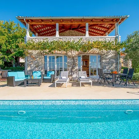 Beautiful Stone House In Porec Kukci