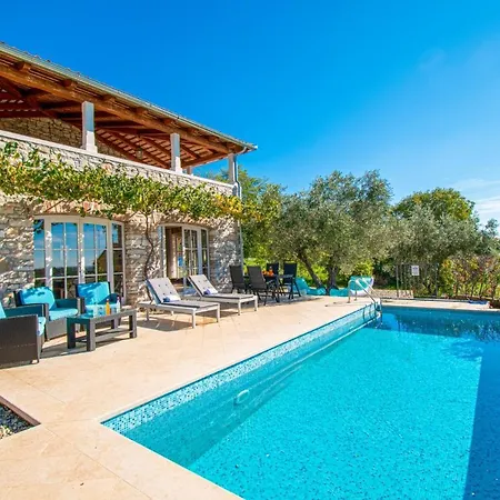 Beautiful Stone House In Porec Villa