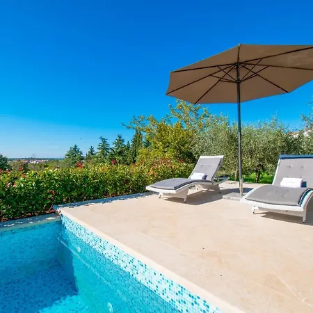 Villa Beautiful Stone House In Porec *