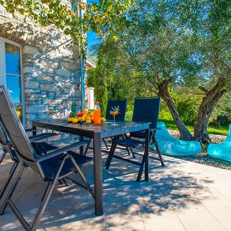 Villa Beautiful Stone House In Porec Kukci
