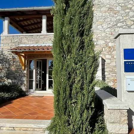 Beautiful Stone House In Porec *