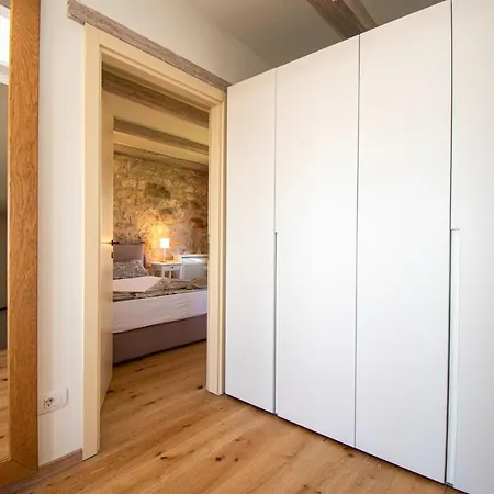 Villa Beautiful Stone House In Porec *