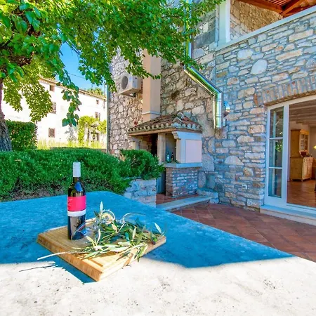 Beautiful Stone House In Porec * Kukci
