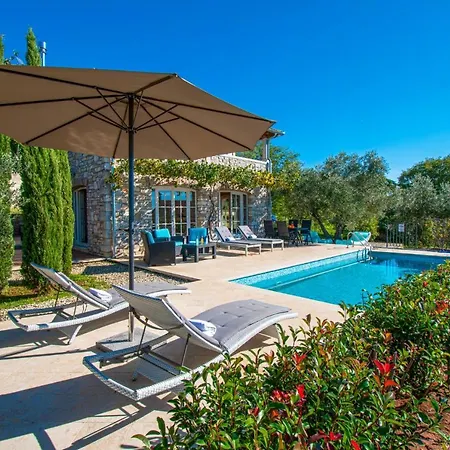 Beautiful Stone House In Porec * Kukci