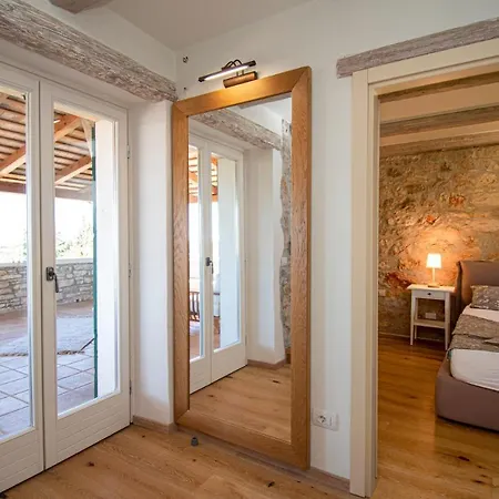 Beautiful Stone House In Porec * Kukci