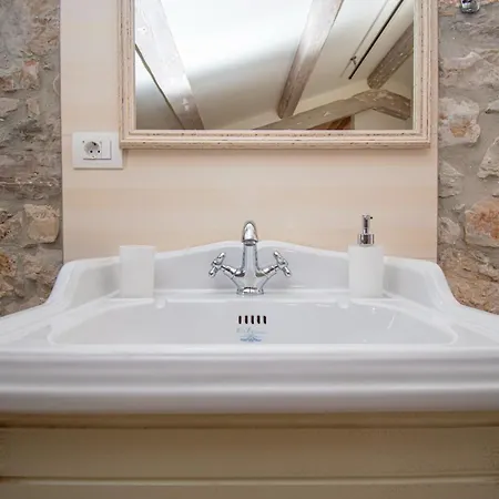Beautiful Stone House In Porec Villa